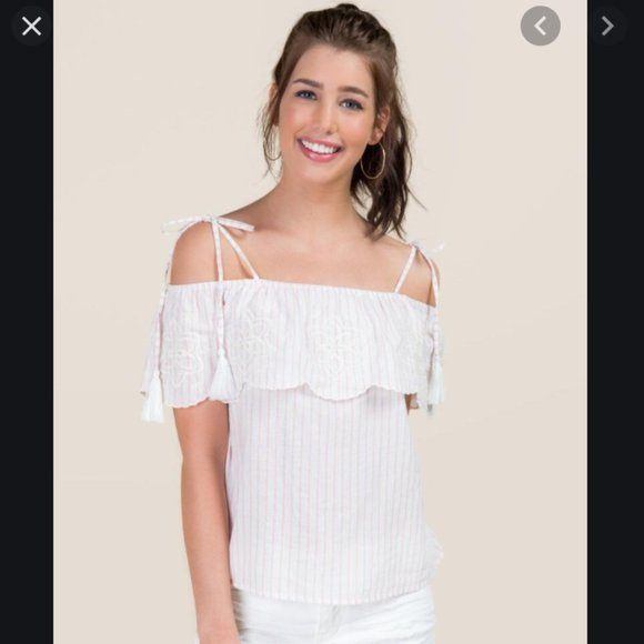 Anthropologie Tops - Flying Tomato Anthropologie Floral Embroidered S